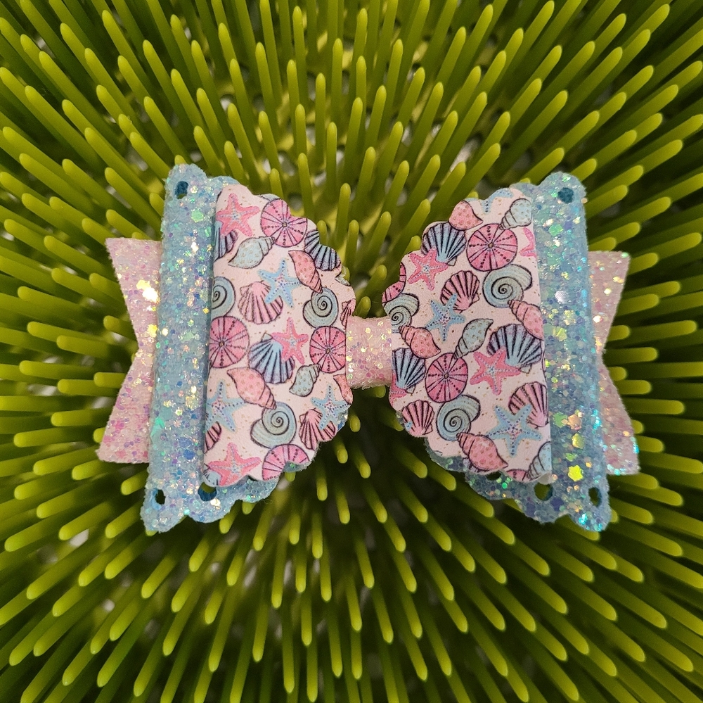 Girls seashell bow